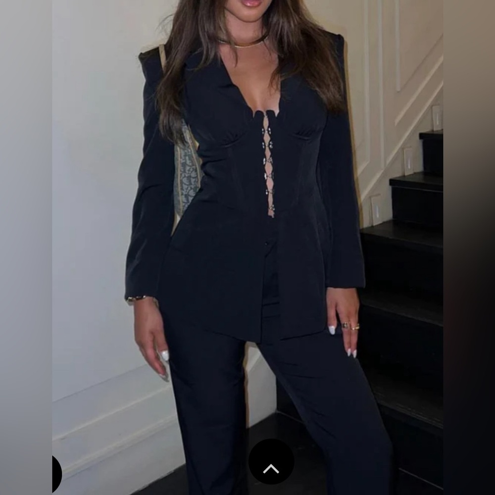 MISS LOLA ALANA - BLACK
TWO PIECE PANT SET